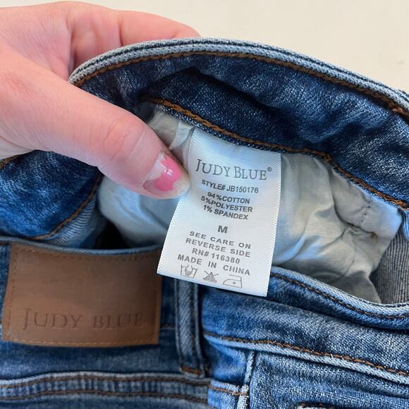 Judy Blue Jean Shorts with Raw Hem Size Medium‎ - Picture 5 of 8
